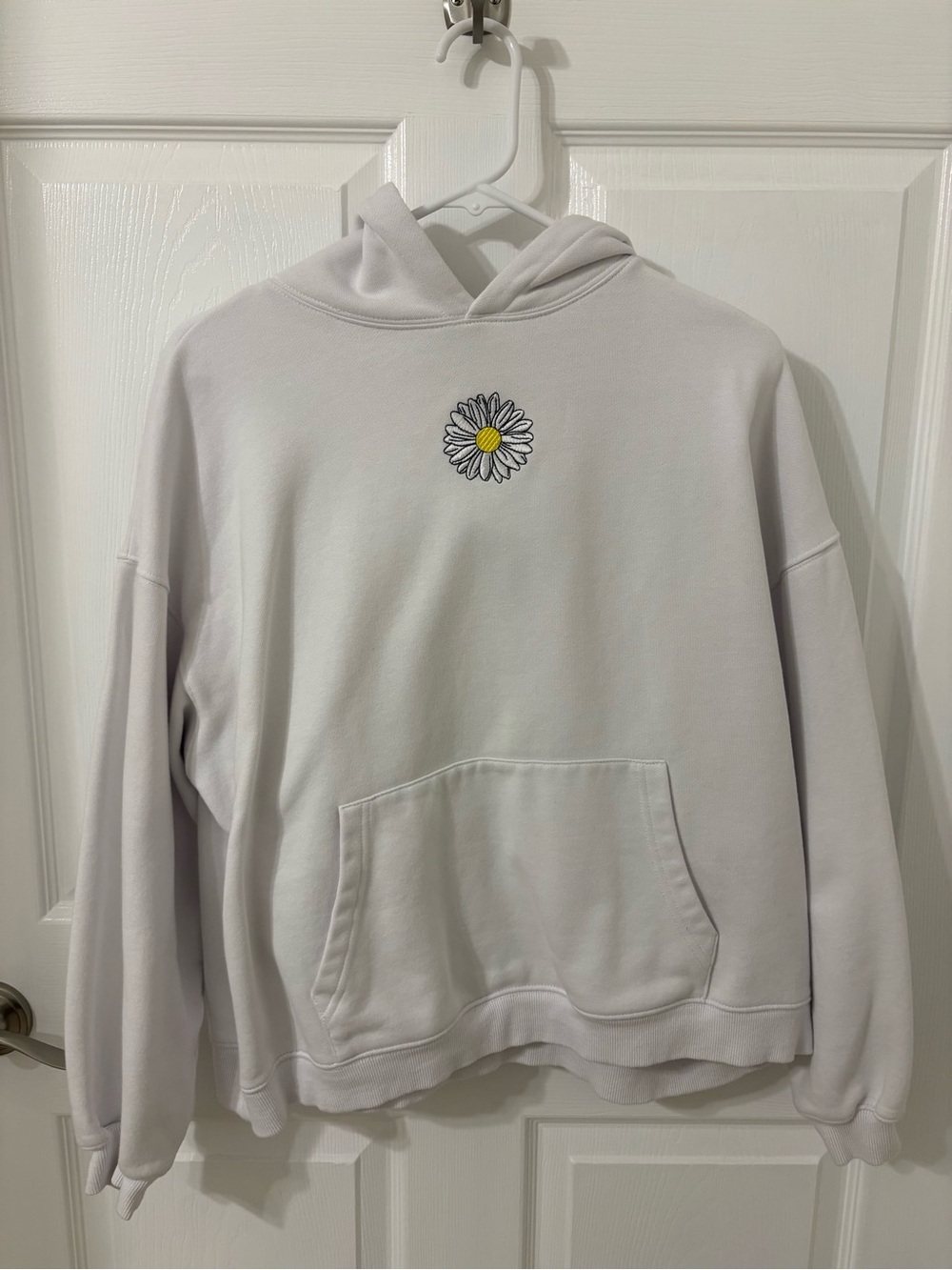 Beginning Boutique White Daisy Embroidered Hoodie Sweatshirt